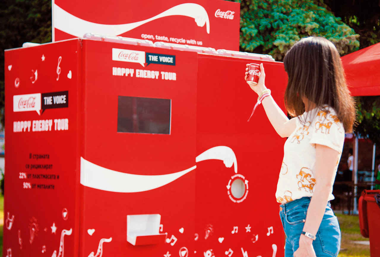 chiến dịch quảng cáo coca cola tái chế rác thải nhựa